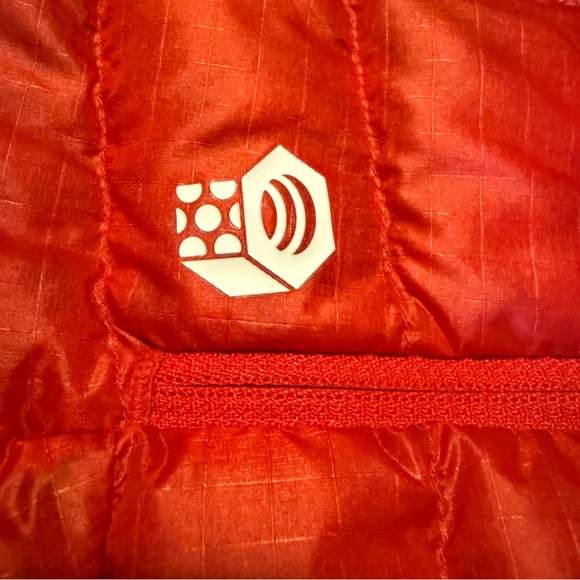 Mountain Hardware Phantom Hoody in Fiery Red - Picture 6 of 8